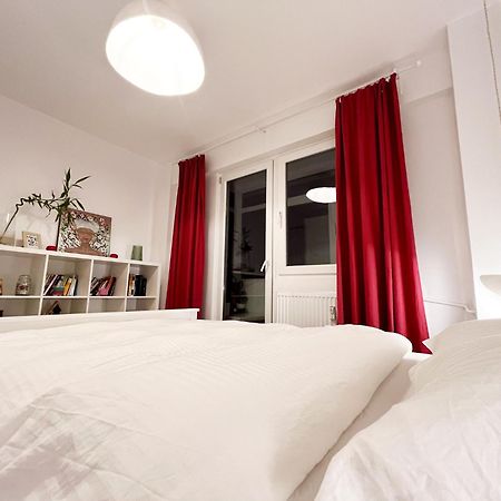 Lola'S Apartament Close To City Center Bukarest Eksteriør billede
