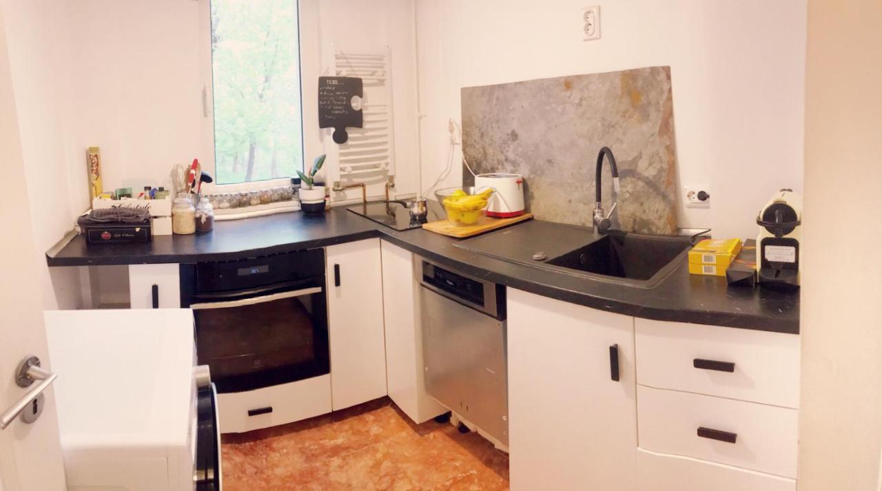 Lola'S Apartament Close To City Center Bukarest Eksteriør billede