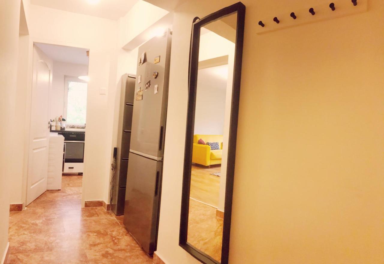 Lola'S Apartament Close To City Center Bukarest Eksteriør billede