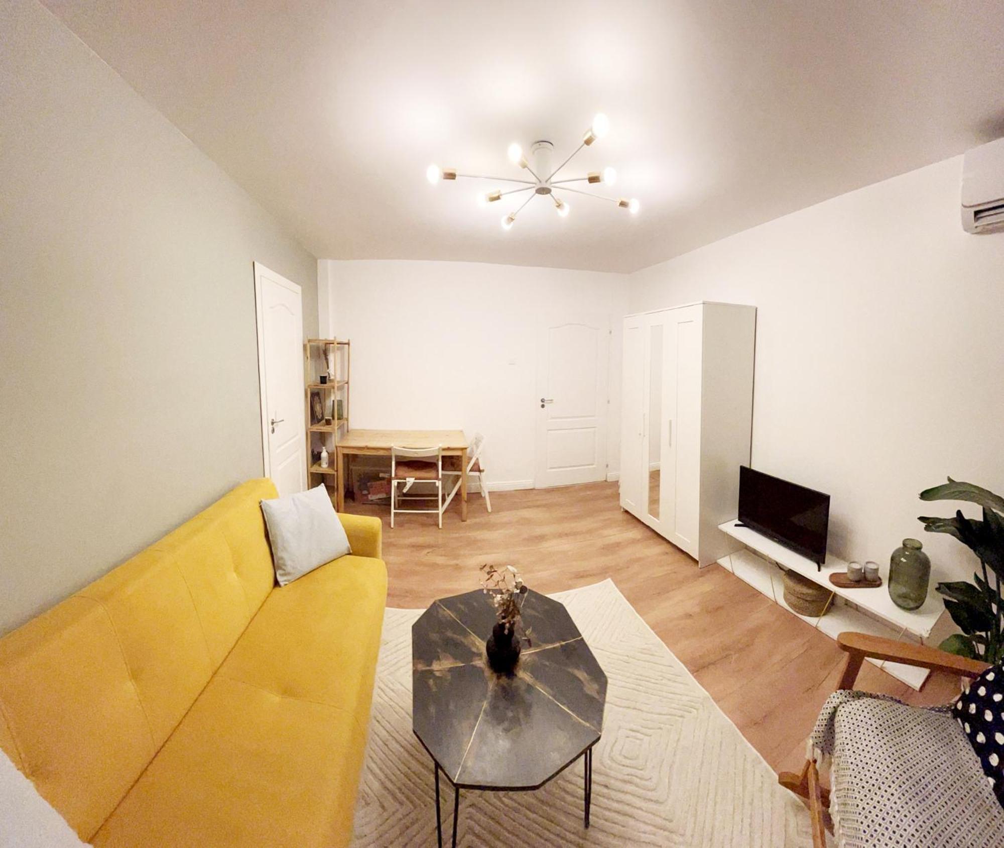 Lola'S Apartament Close To City Center Bukarest Eksteriør billede